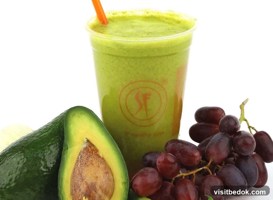Green Juice with Avocado and Grapes