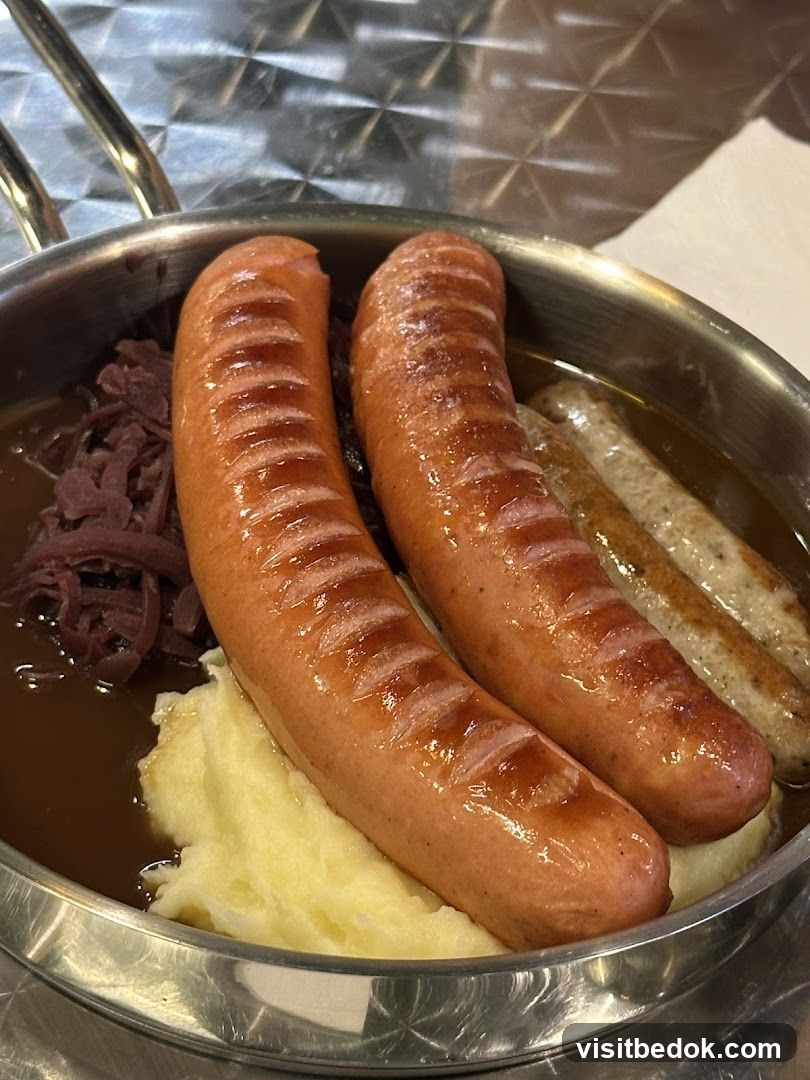 Sausages with Mashed Potatoes and Sauerkraut