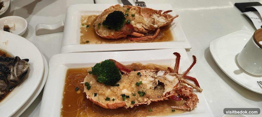 Steamed Lobster with Garlic and Ginger