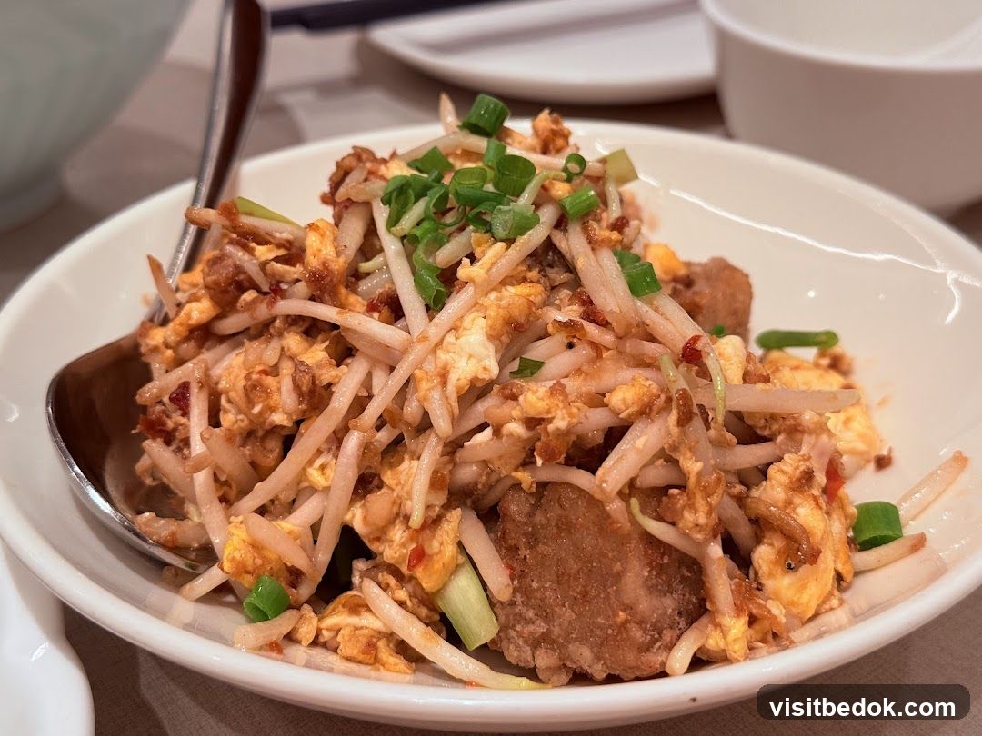 Stir-fried dish with bean sprouts and tofu