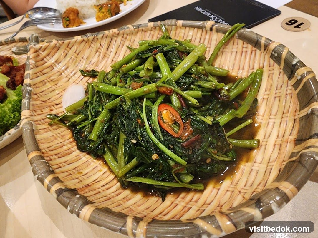 Stir-fried Water Spinach