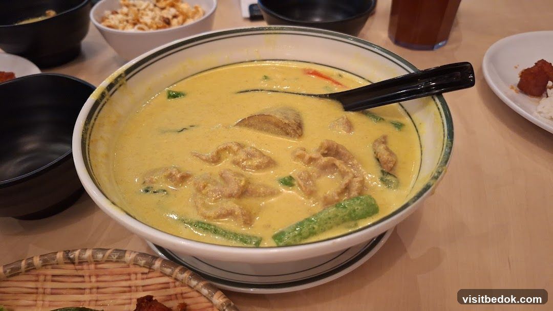 Curry dish with meat and vegetables