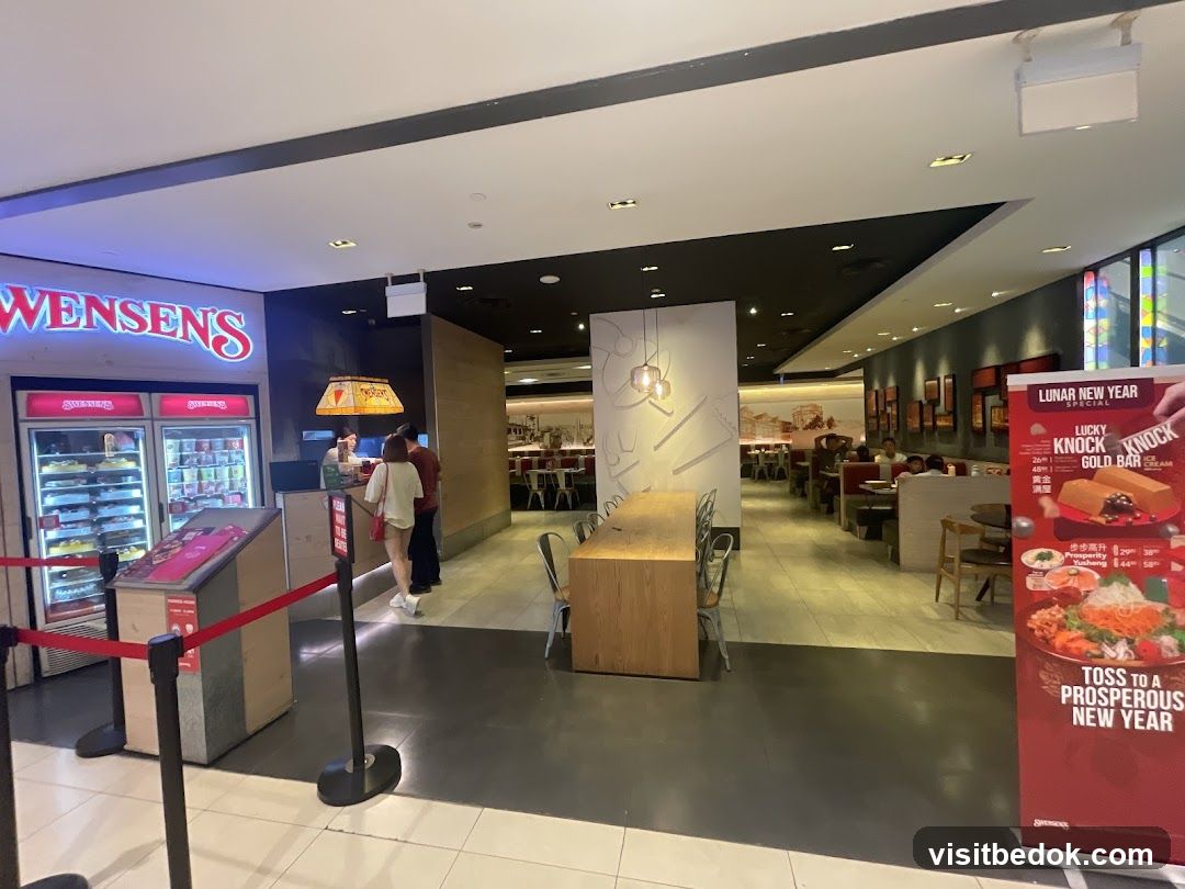 Swensen's Restaurant Interior