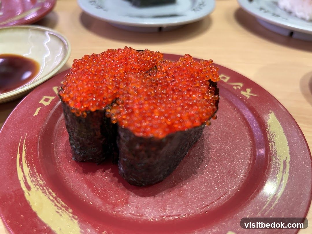 Tobiko Gunkan Maki Sushi