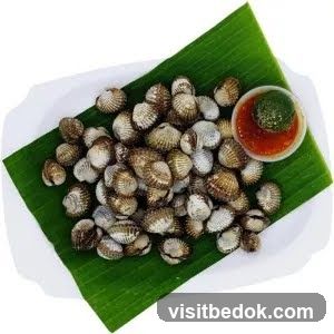 Cockles with dipping sauce