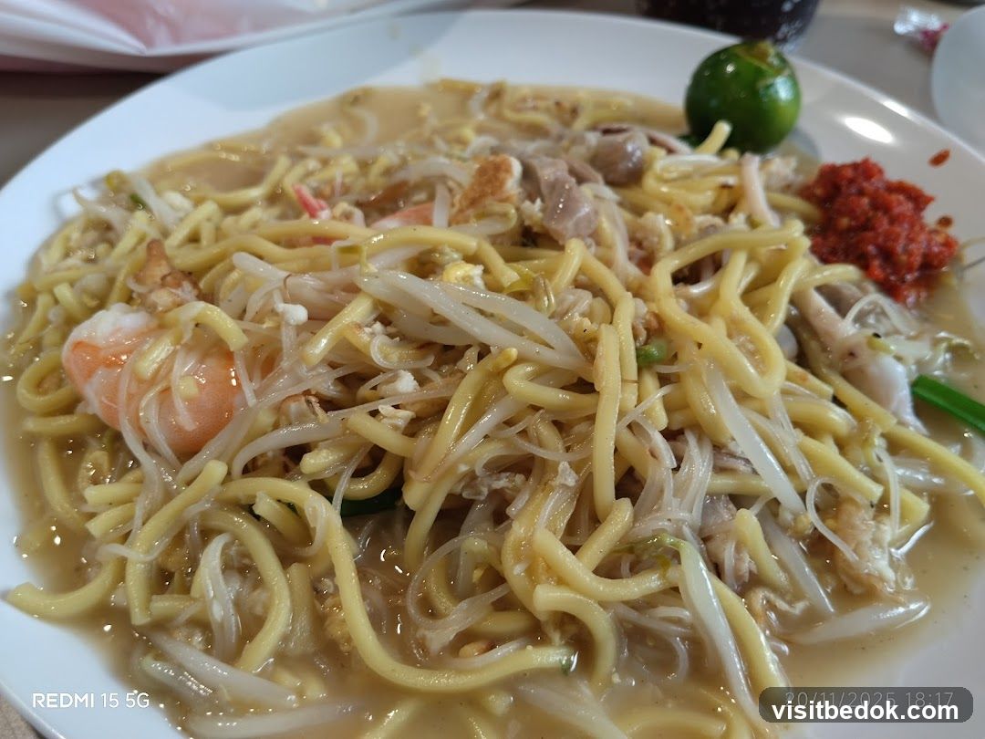 Noodles with Shrimp and Bean Sprouts
