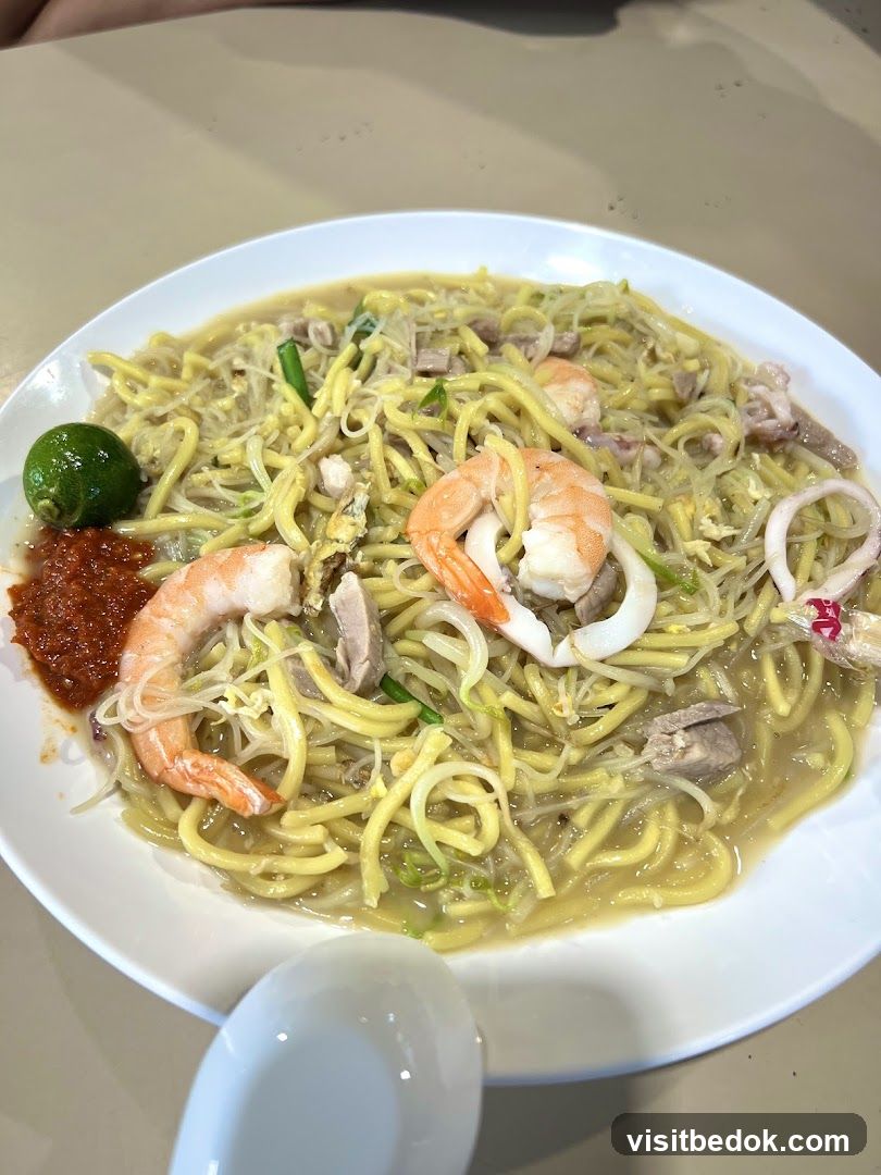 Noodles with Seafood and Meat