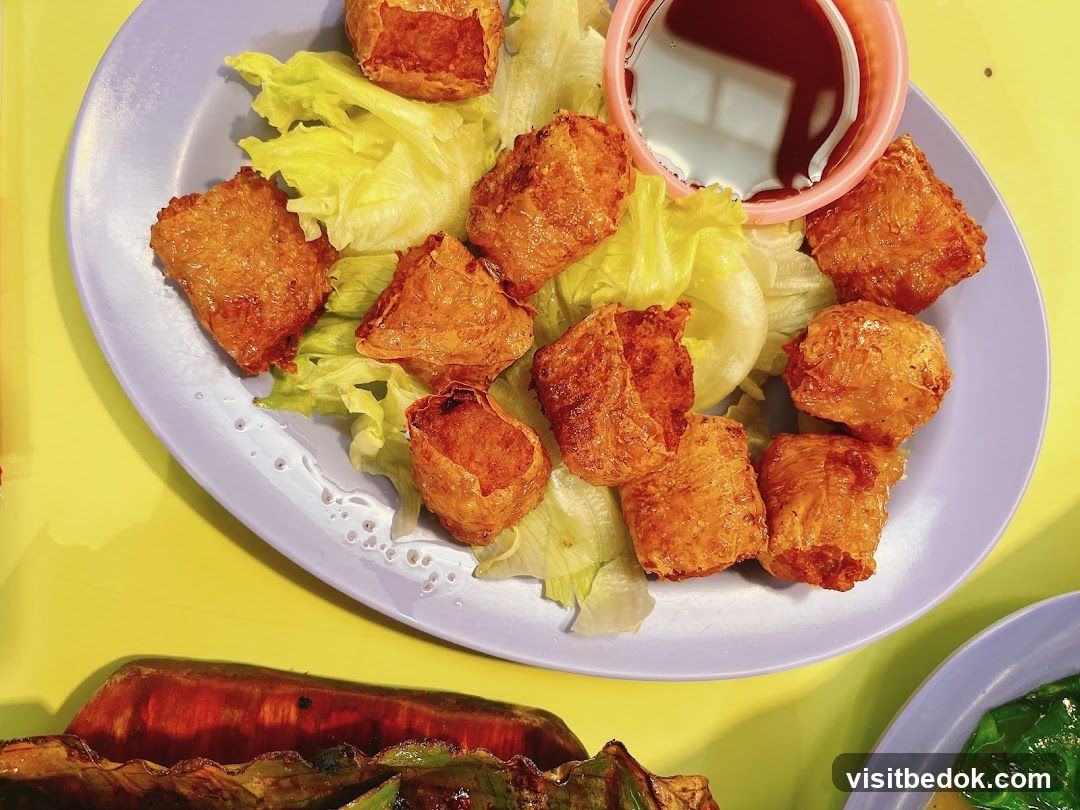Fried Bean Curd Rolls with Lettuce and Sauce