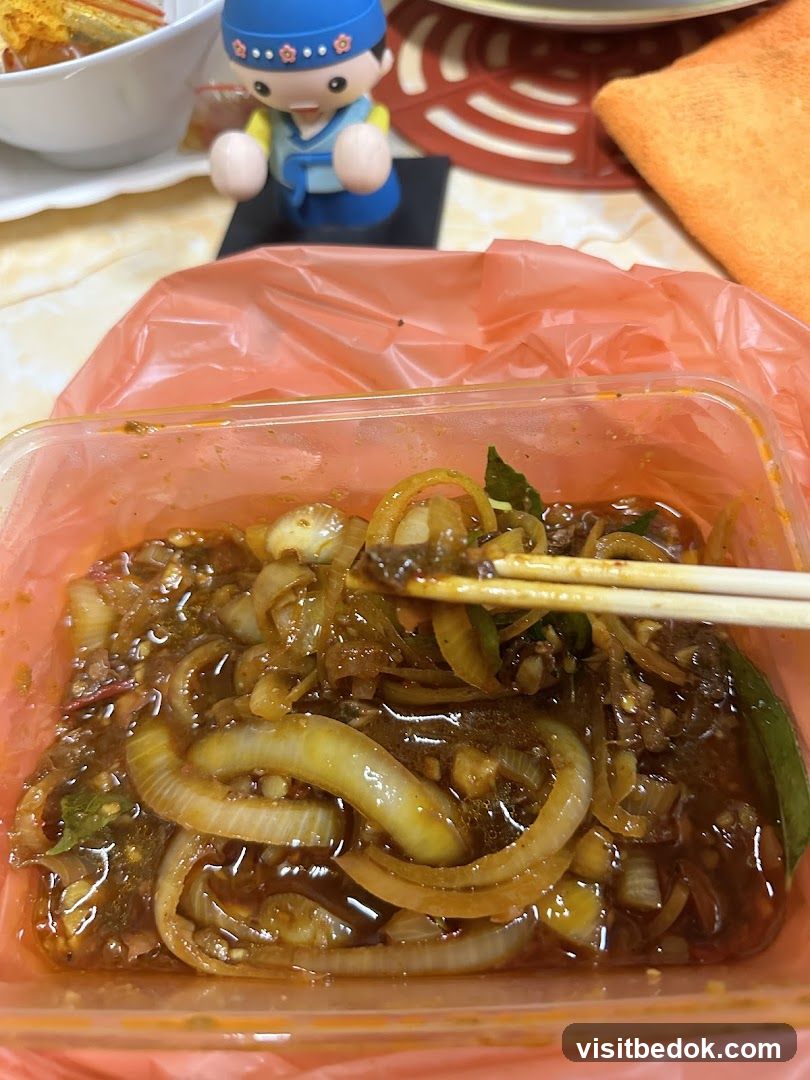 Stir-fried dish with onions