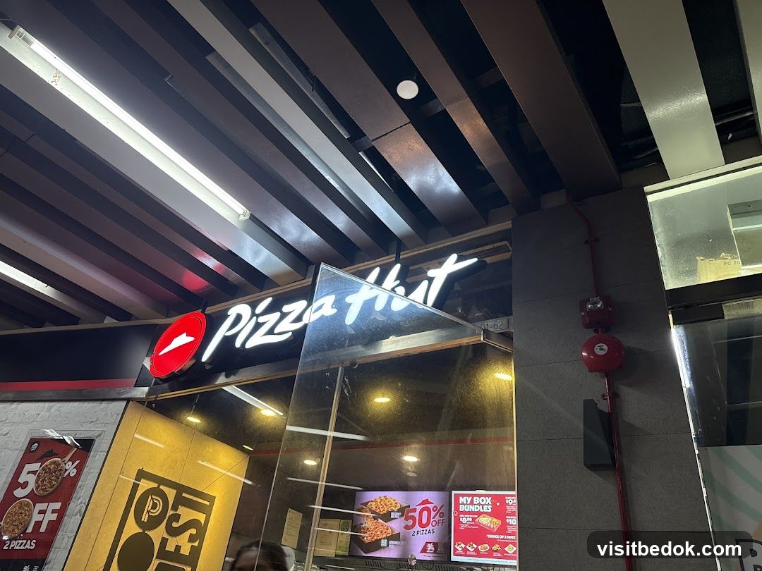 Pizza Hut Storefront