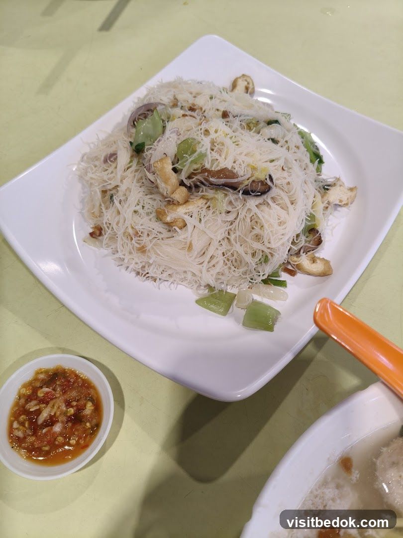 Stir-fried Rice Vermicelli with Chili Sauce