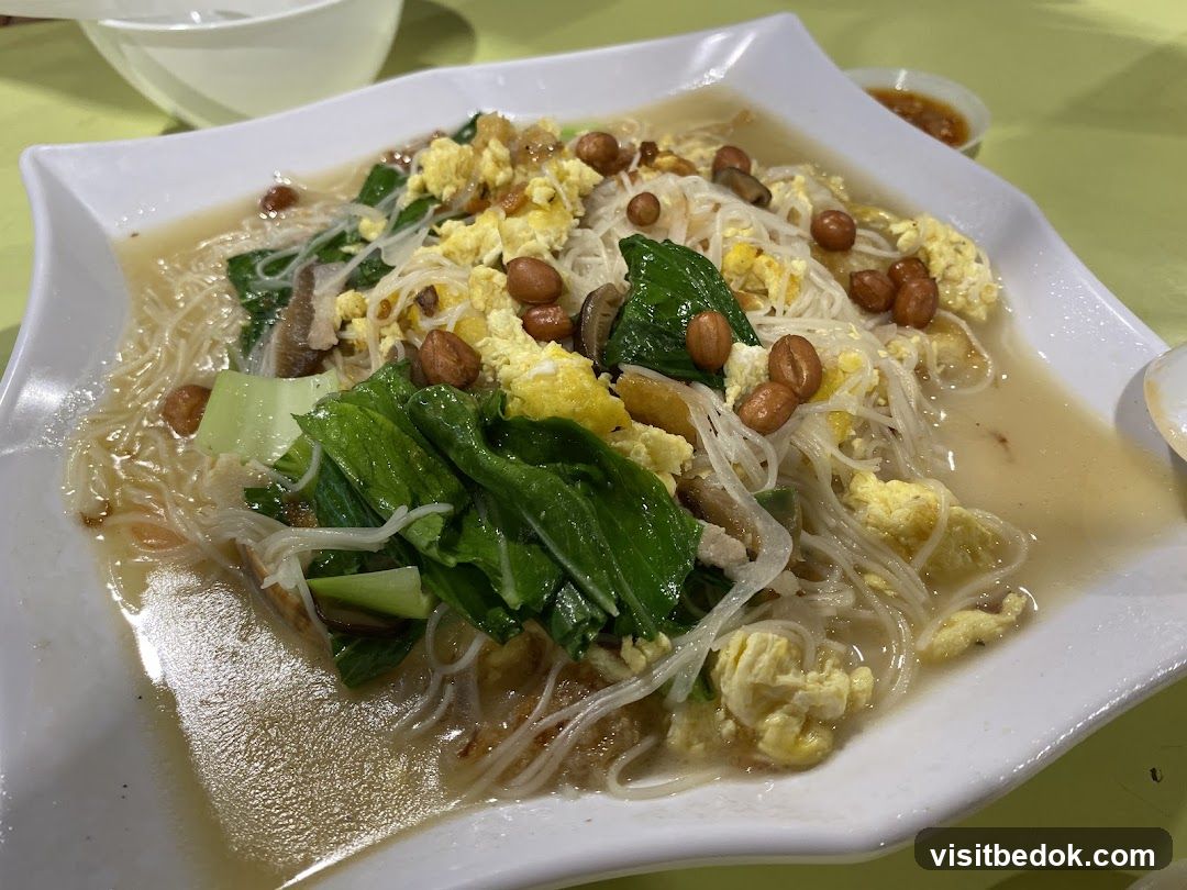 Noodles with Vegetables and Peanuts