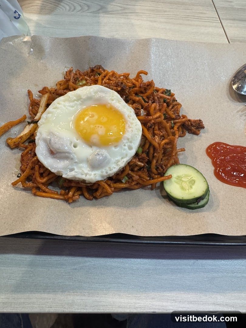 Fried Noodles with Fried Egg