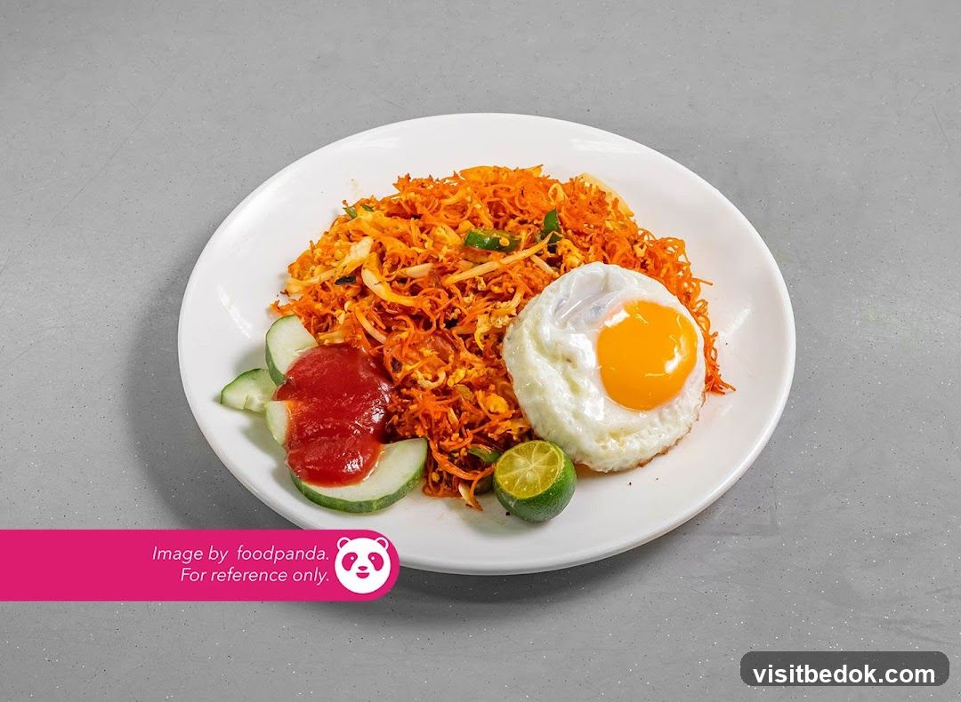 Fried Noodles with Fried Egg