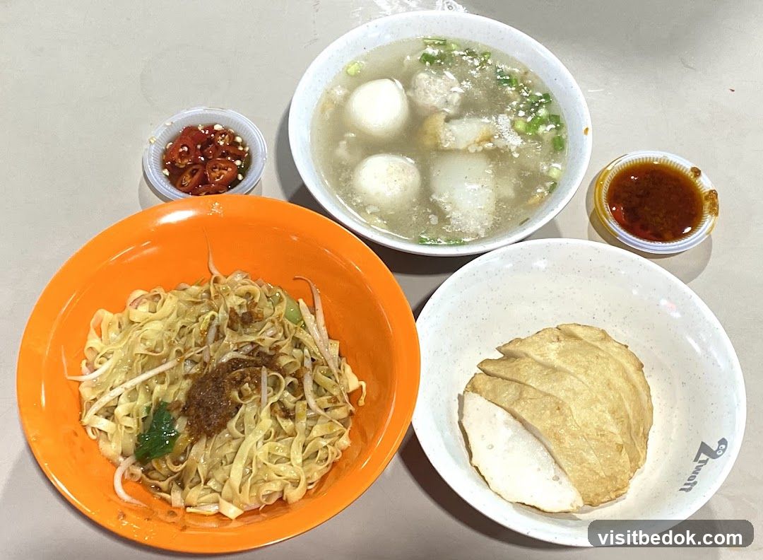 Noodles with Fish Balls and Fish Cake