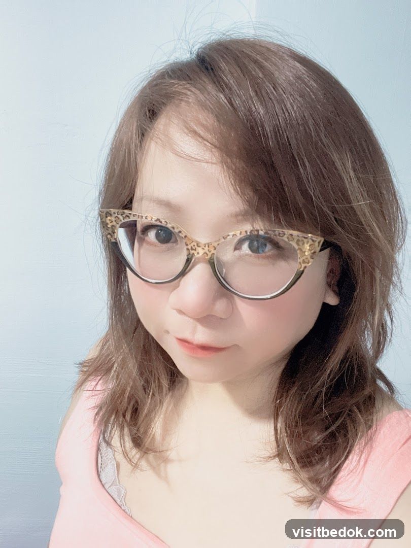 Woman wearing glasses