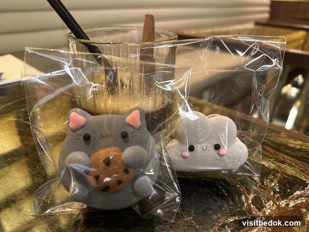 Cat and Cloud Cookies with Drink