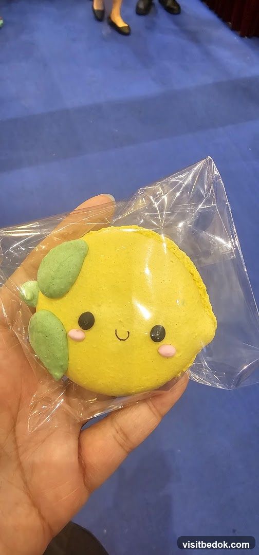 Lemon Macaron