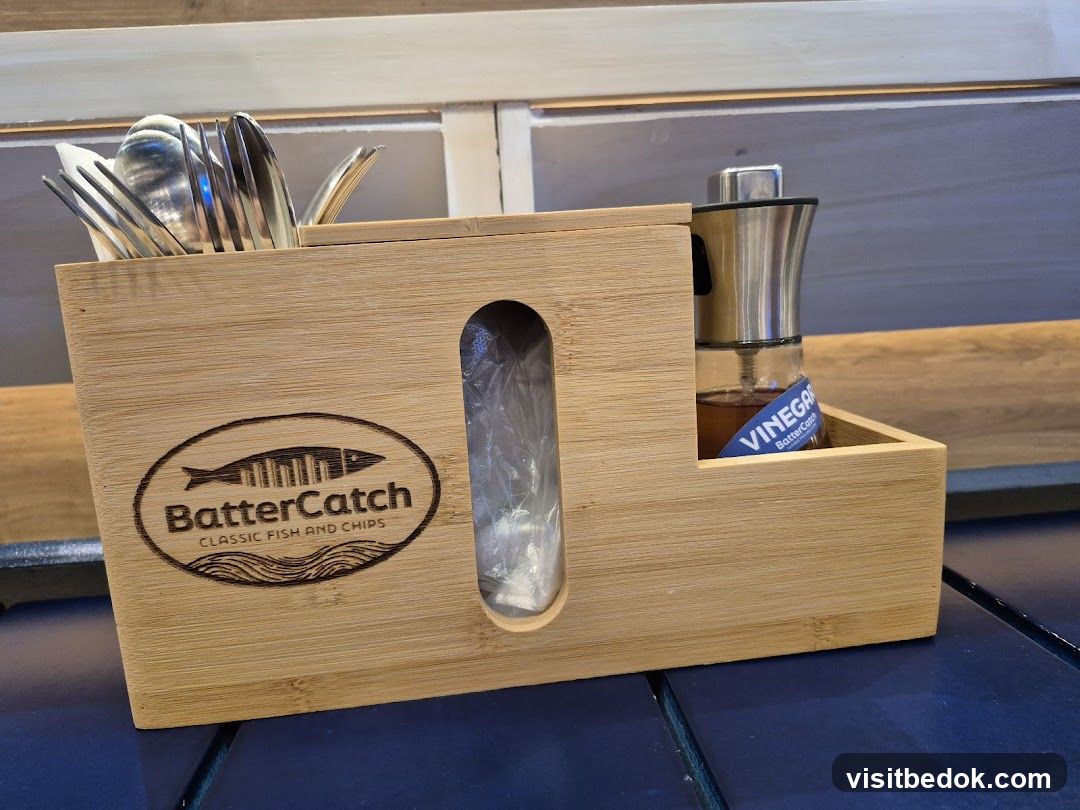 Cutlery Holder with Vinegar Bottle