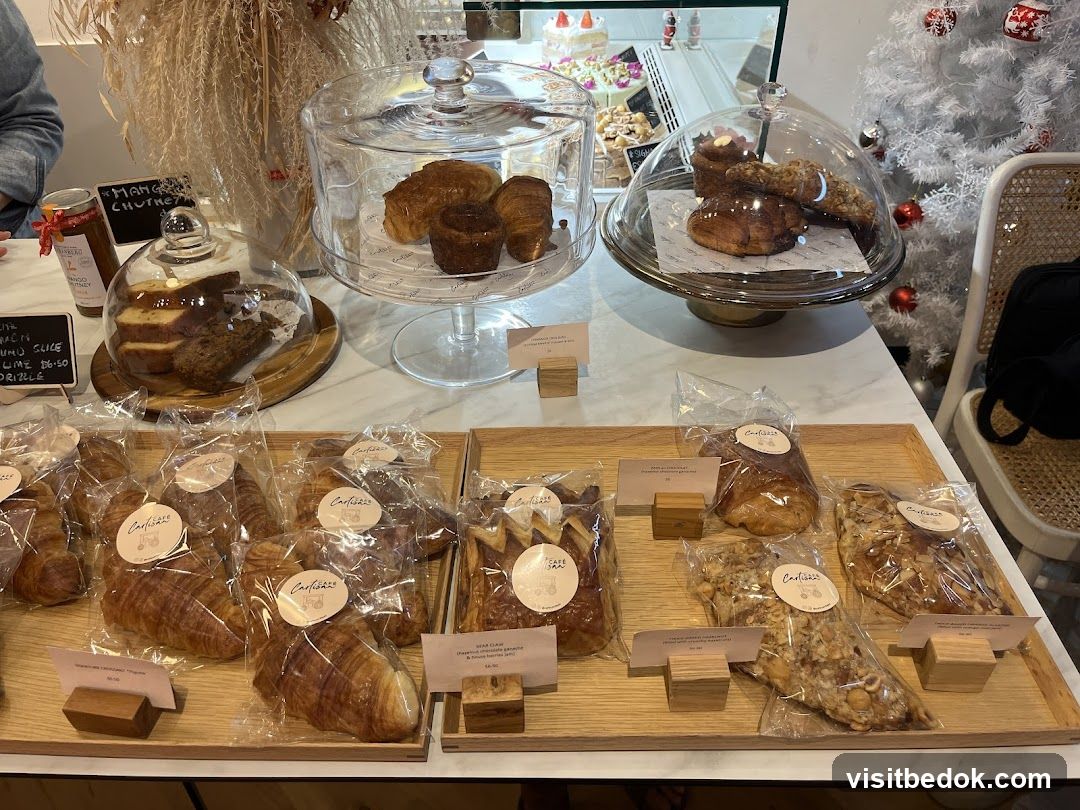 Pastries and Cakes Display