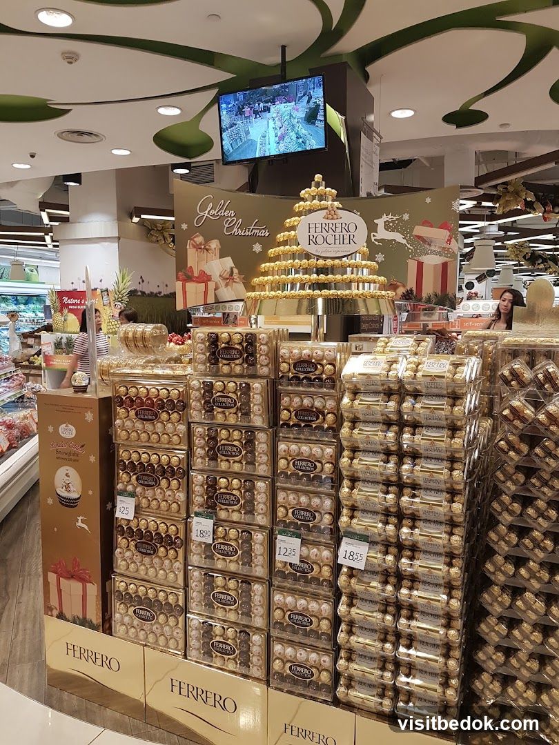 Ferrero Rocher Christmas Display