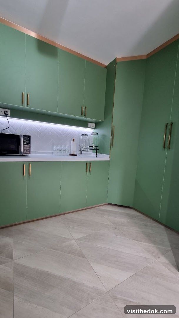 Modern Kitchenette