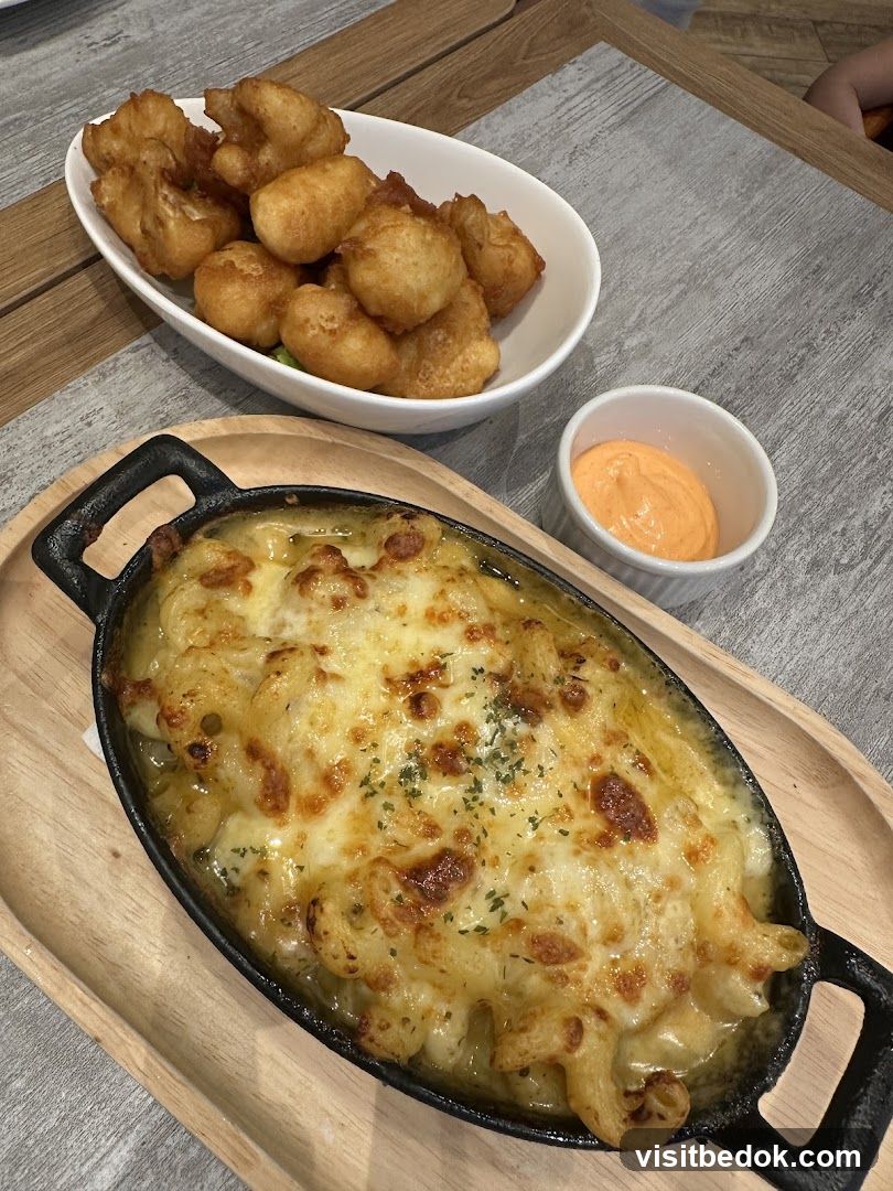 Macaroni and Cheese with Fried Bites