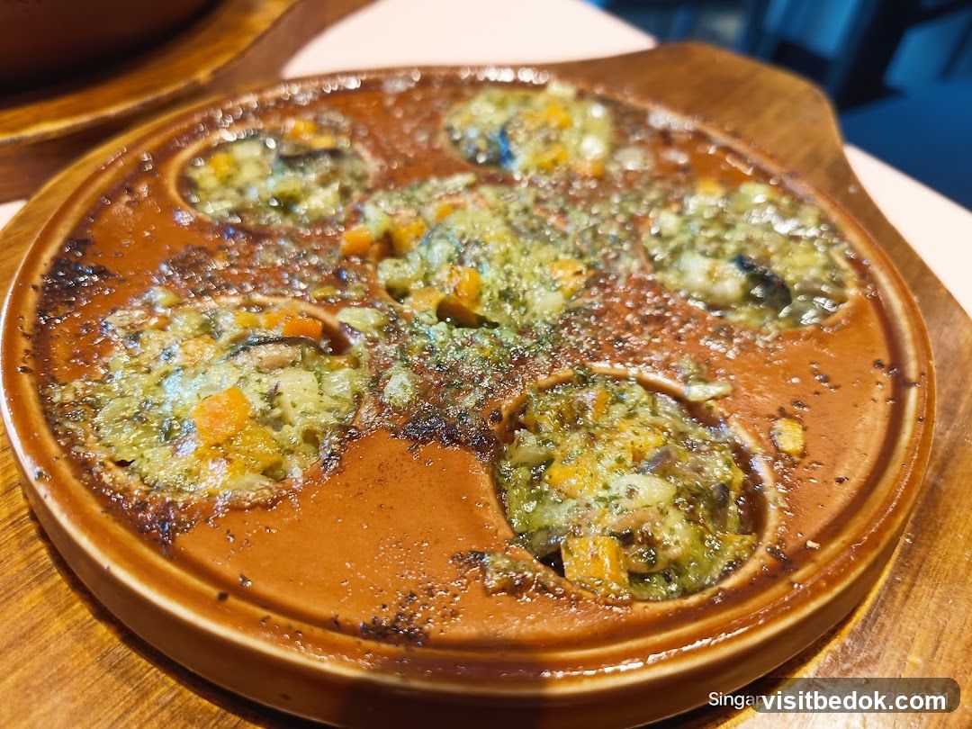 Escargots dish