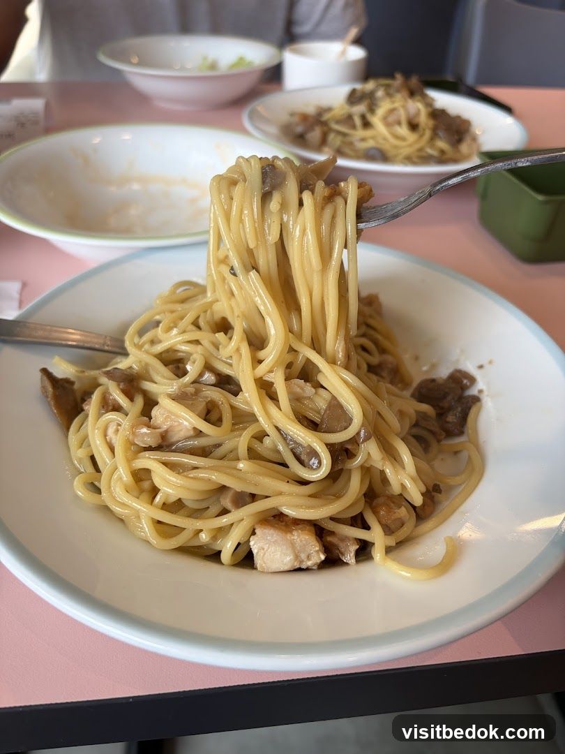 Spaghetti with Mushrooms and Chicken
