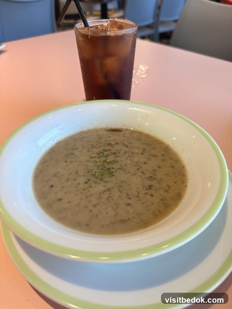 Mushroom soup and iced tea