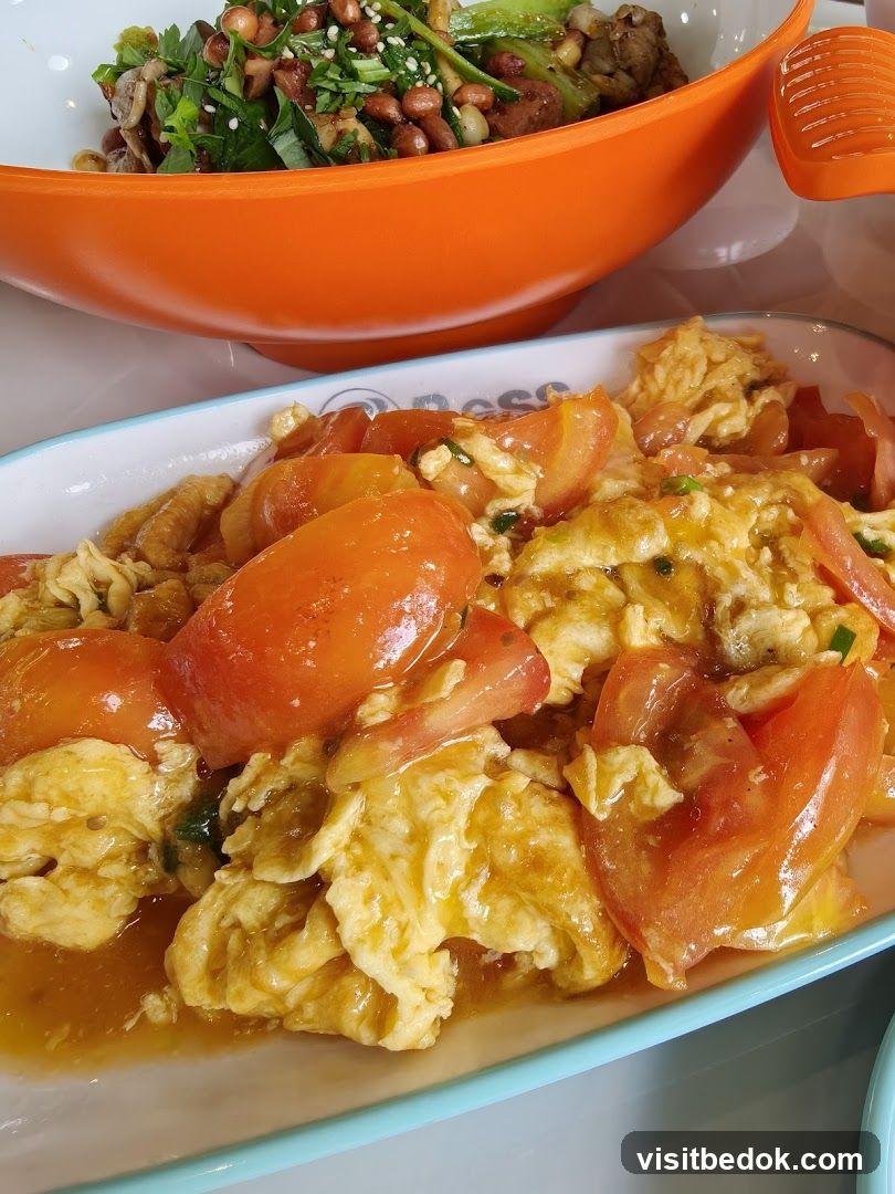 Scrambled Eggs with Tomatoes