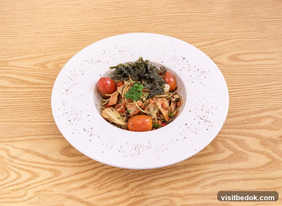 Spaghetti with Tomatoes and Seaweed