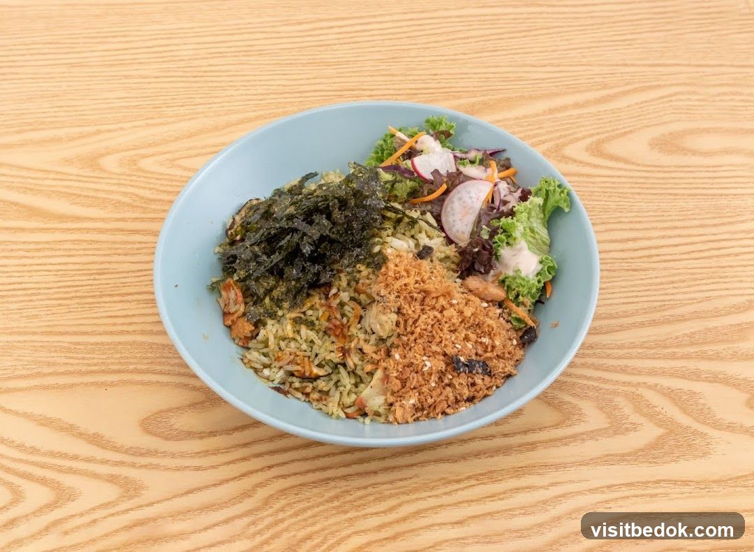 Rice bowl with salad and toppings