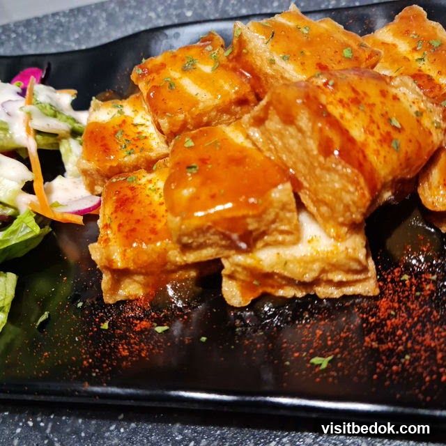 Fried Tofu with Sauce and Salad