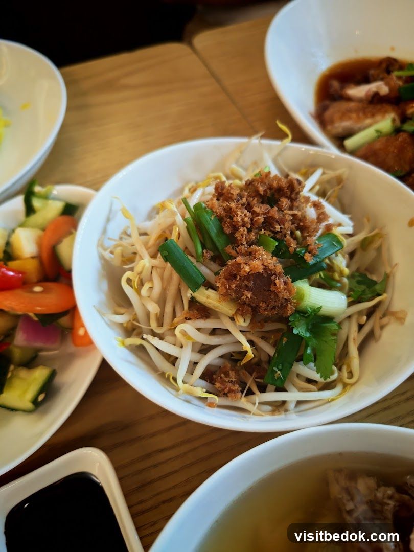 Bean Sprouts with Toppings