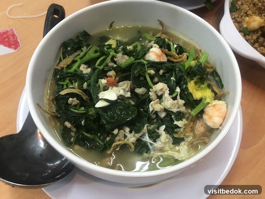 Vegetable Soup with Shrimp and Minced Meat