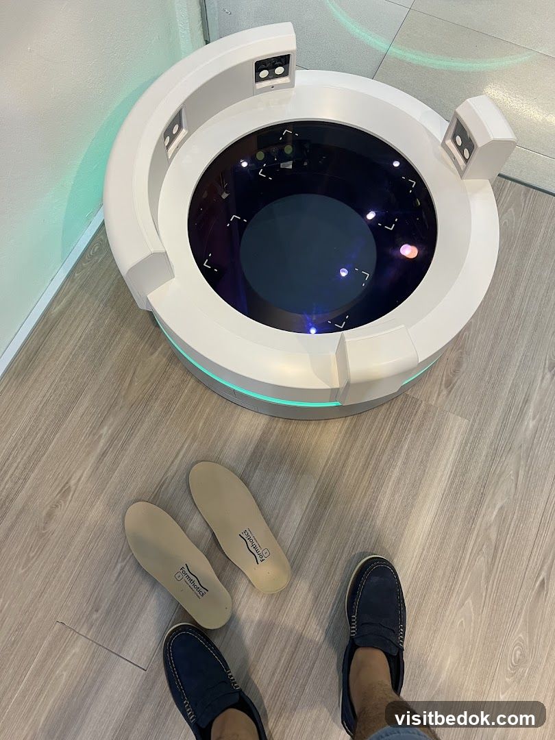 Foot scanner and insoles