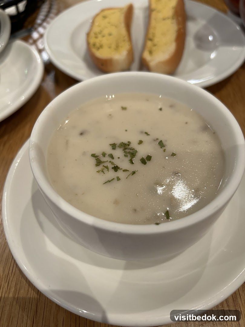 Mushroom Soup with Garlic Bread