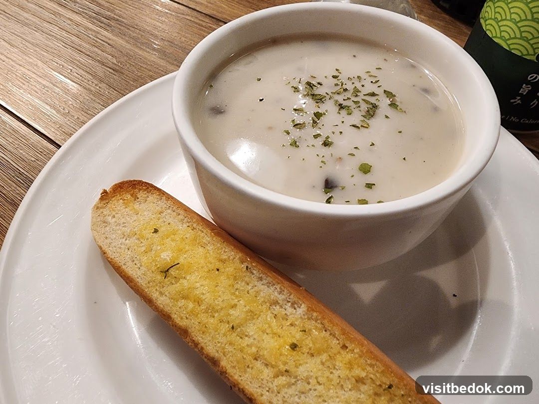 Mushroom Soup with Garlic Bread