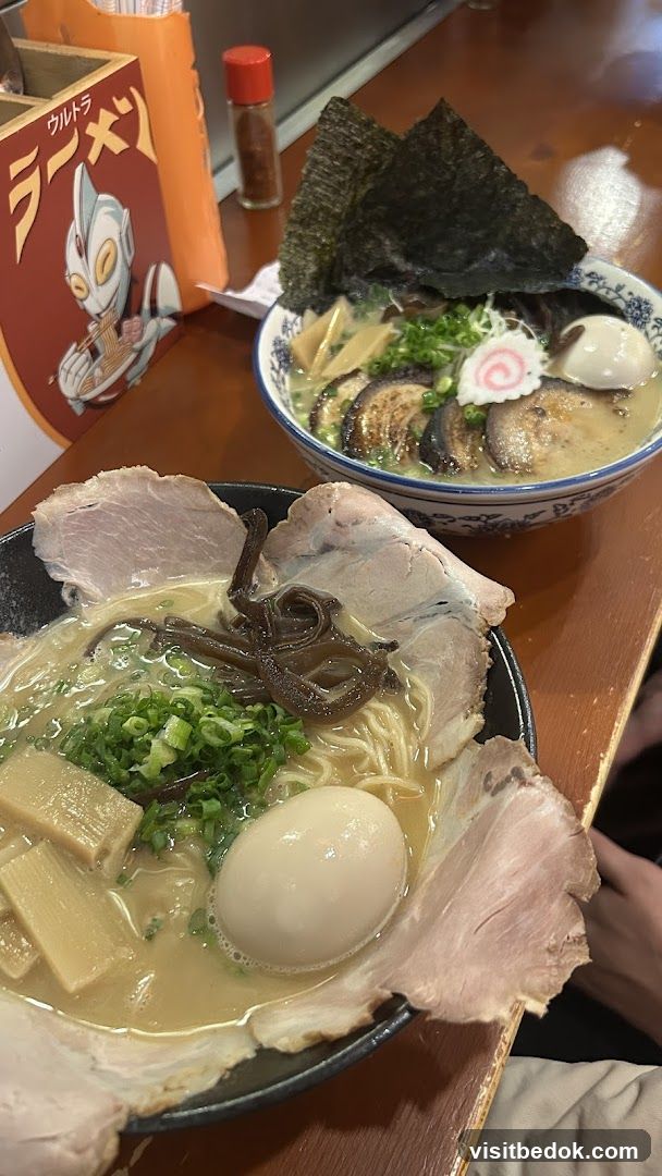 Two bowls of ramen