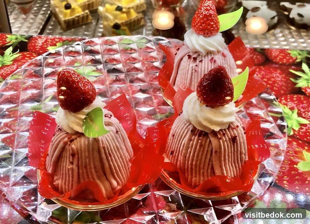 Strawberry Mont Blanc Cakes