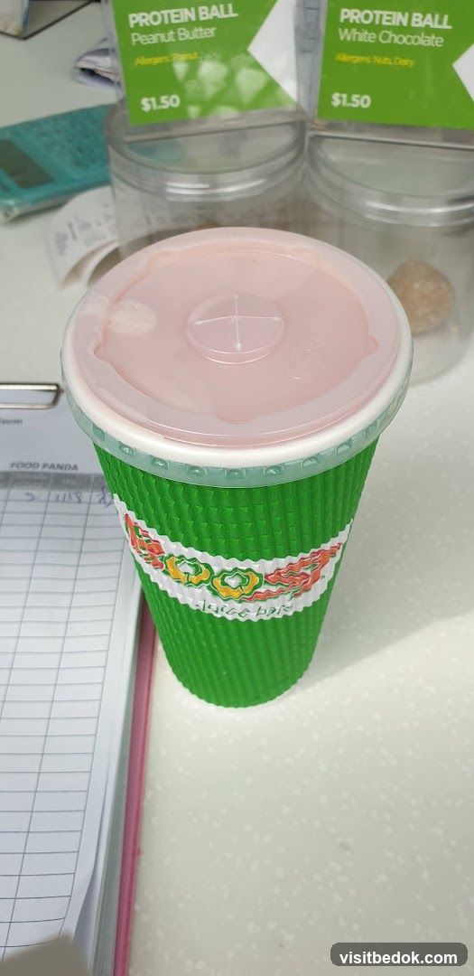 Juice cup with protein balls