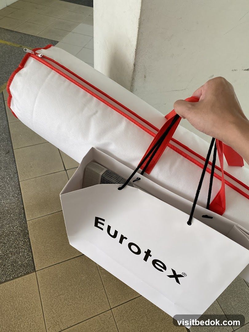 Eurotex Shopping Bag and Rolled Item