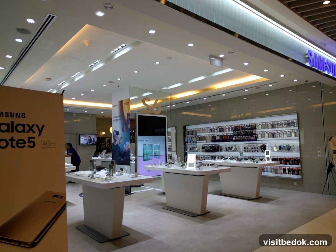 Samsung Store Interior