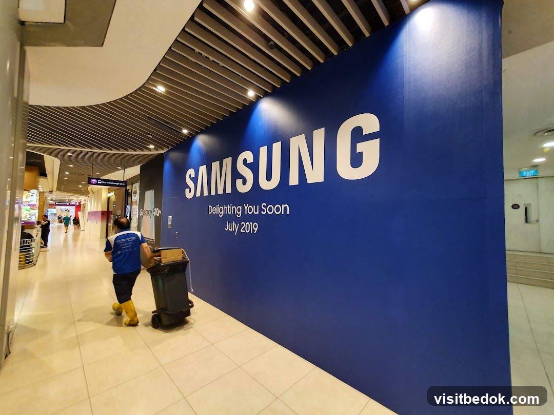 Samsung Store Under Construction