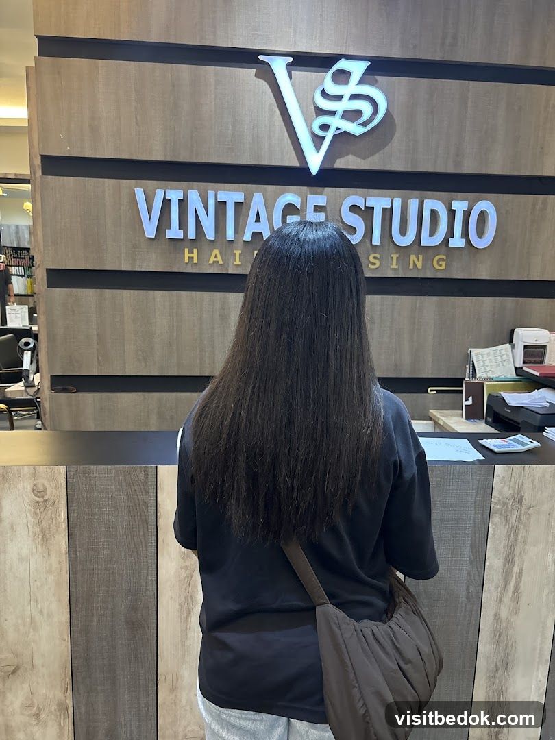 Vintage Studio Hairdressing Reception