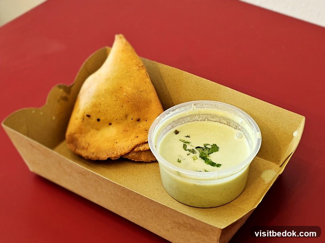 Samosa with Chutney
