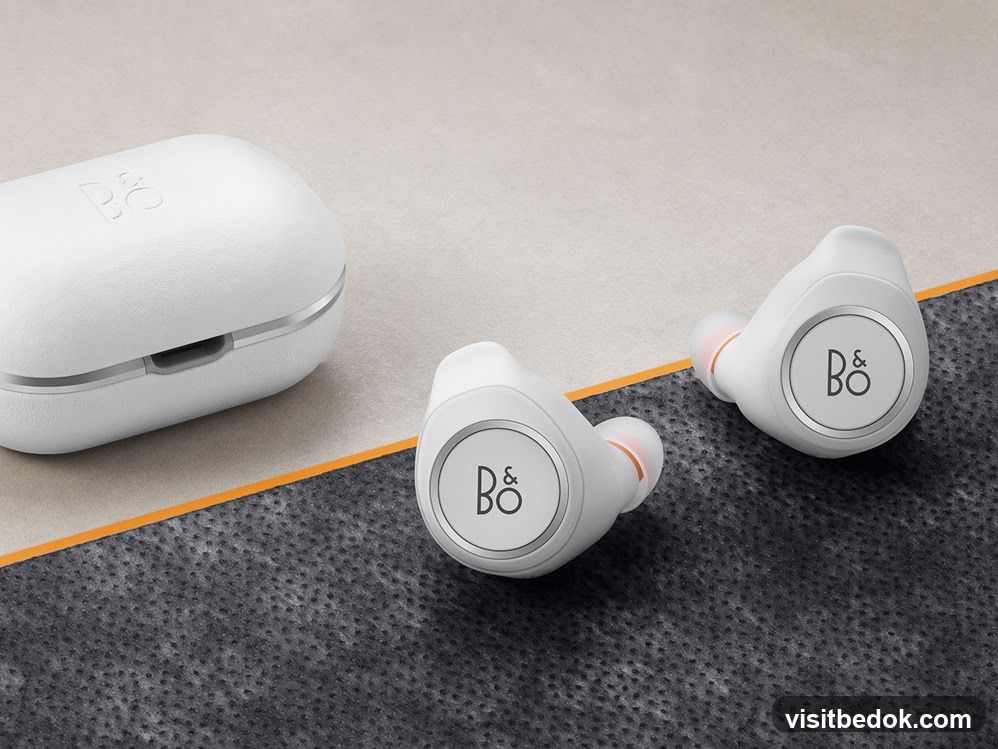 White Wireless Earbuds and Charging Case