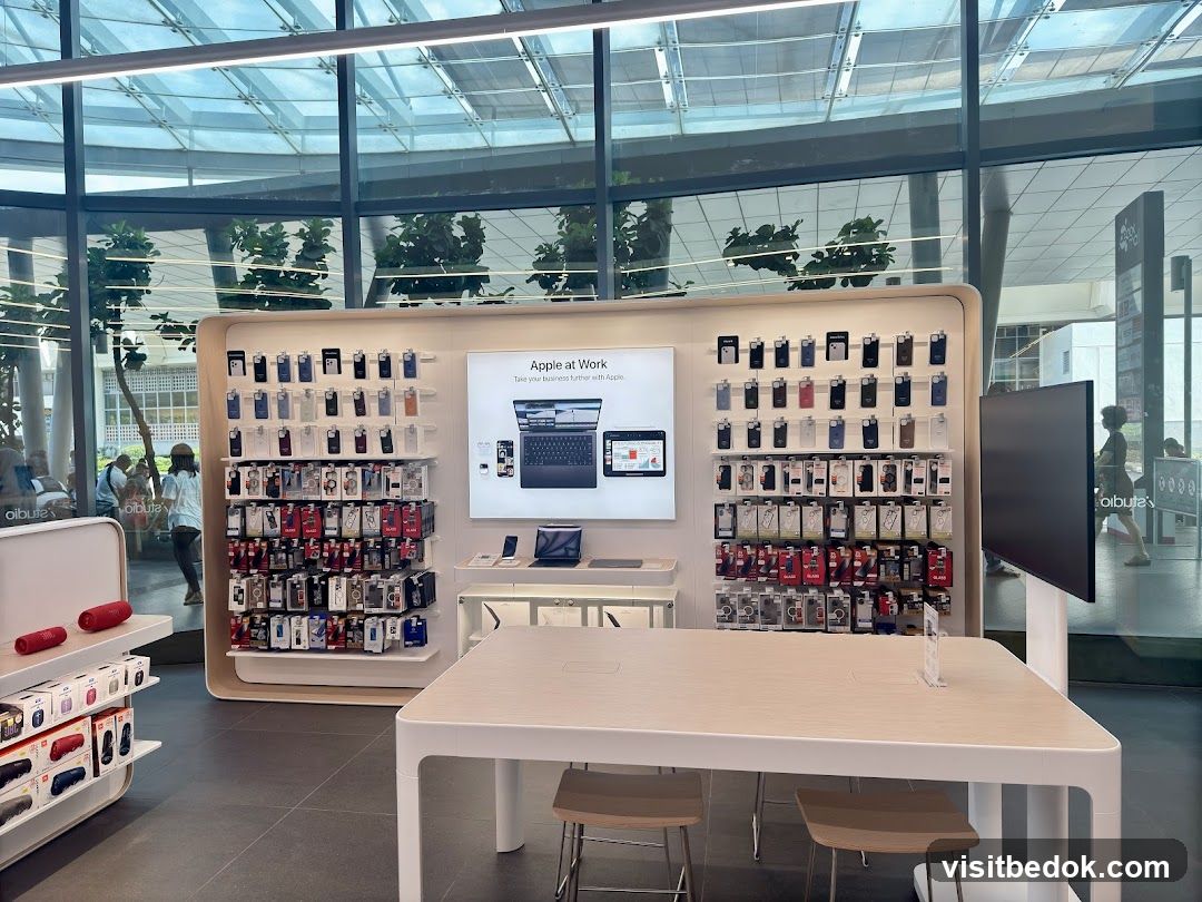 Apple Store Display