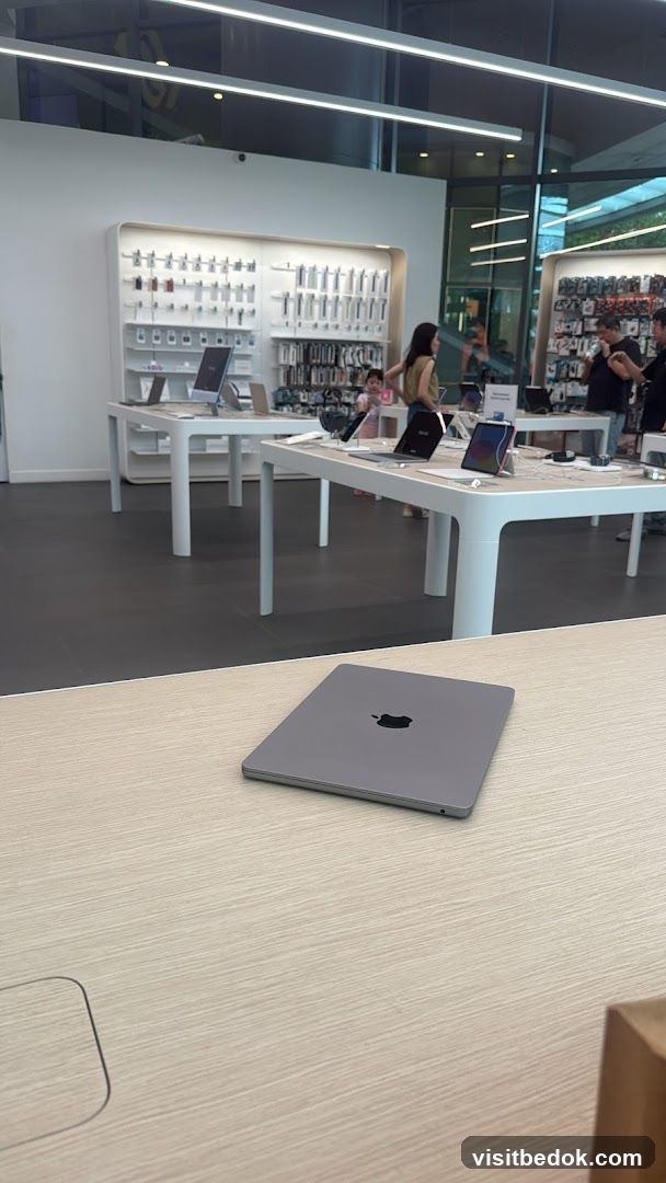 Apple Store Interior